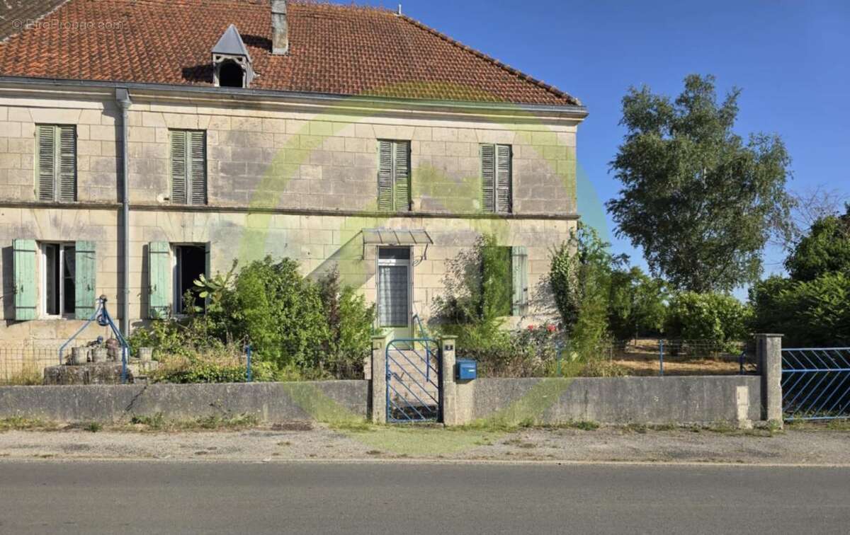 Maison 90 m² à Mosnac  - photo 8