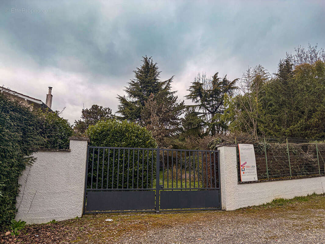 Terrain à SAINT-DIDIER-AU-MONT-D'OR