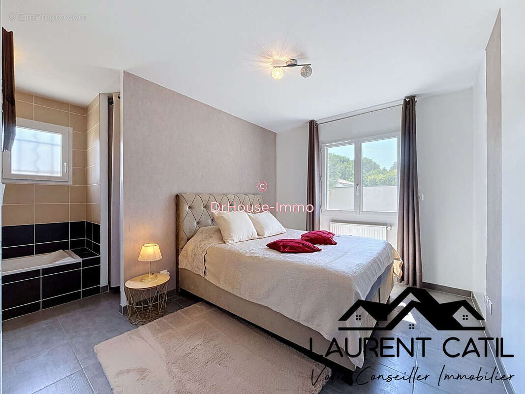 Maison 94 m² à Chatuzange-Le-Goubet  - photo 4