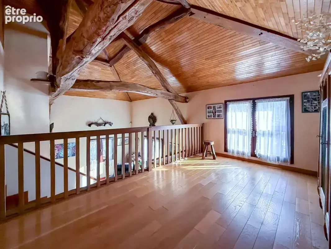 Deux propriétés avec piscine et un terrain de 2 170 m² - photo 11
