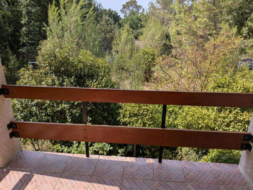 Maison de 90m2 sur jardin de 2020m2 à BESSE SUR ISSOLE (83) - photo 17