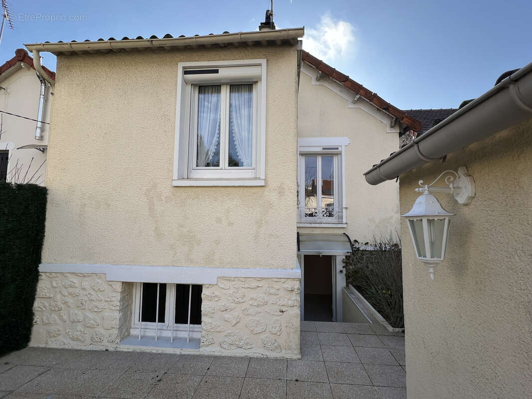 Maison à SAVIGNY-SUR-ORGE
