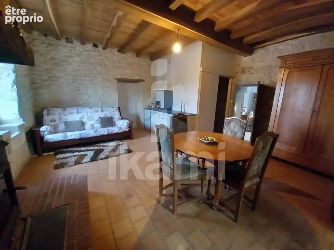 Au cœur d'un village typique, demeure de charme, avec dépendances - photo 12