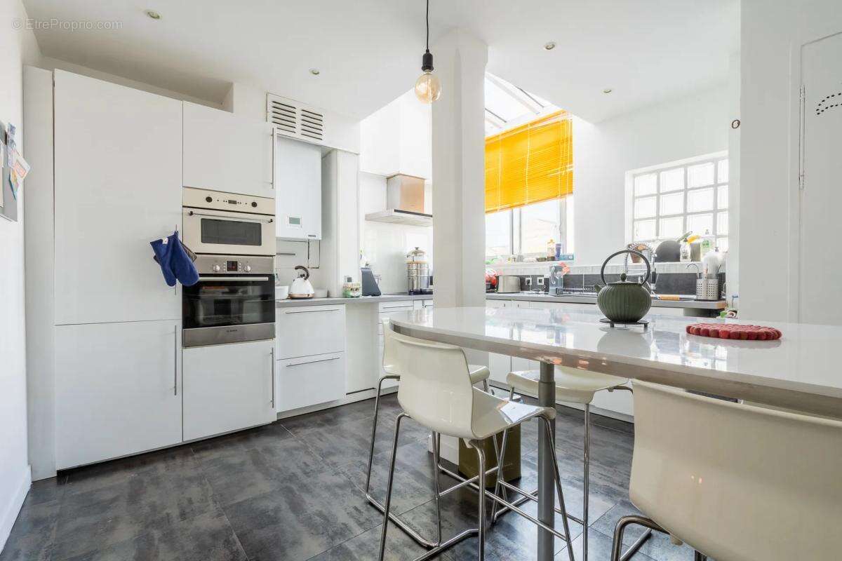 Maison de 9 pièces de 196 m² à Aubervilliers - photo 6
