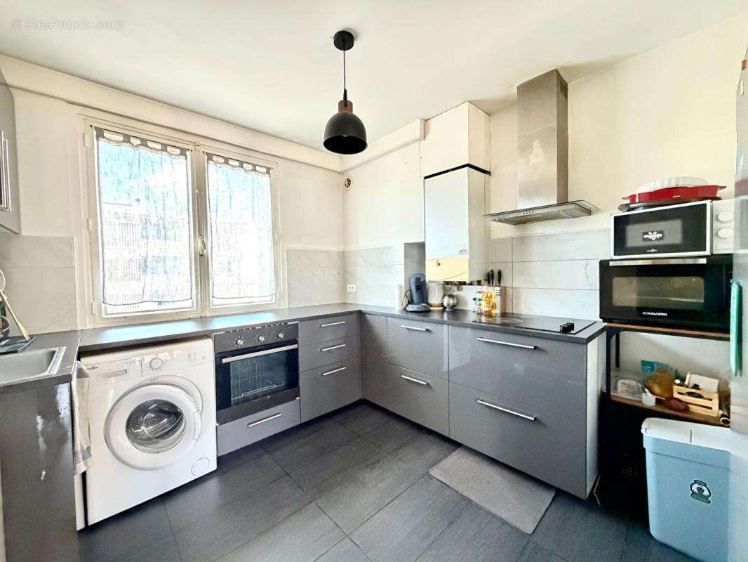 Appartement à LYON-8E