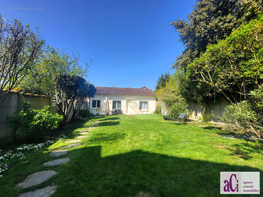 Maison à L'HAY-LES-ROSES