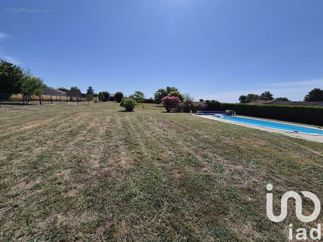 Photo 3 - Maison à CHATEAUBERNARD