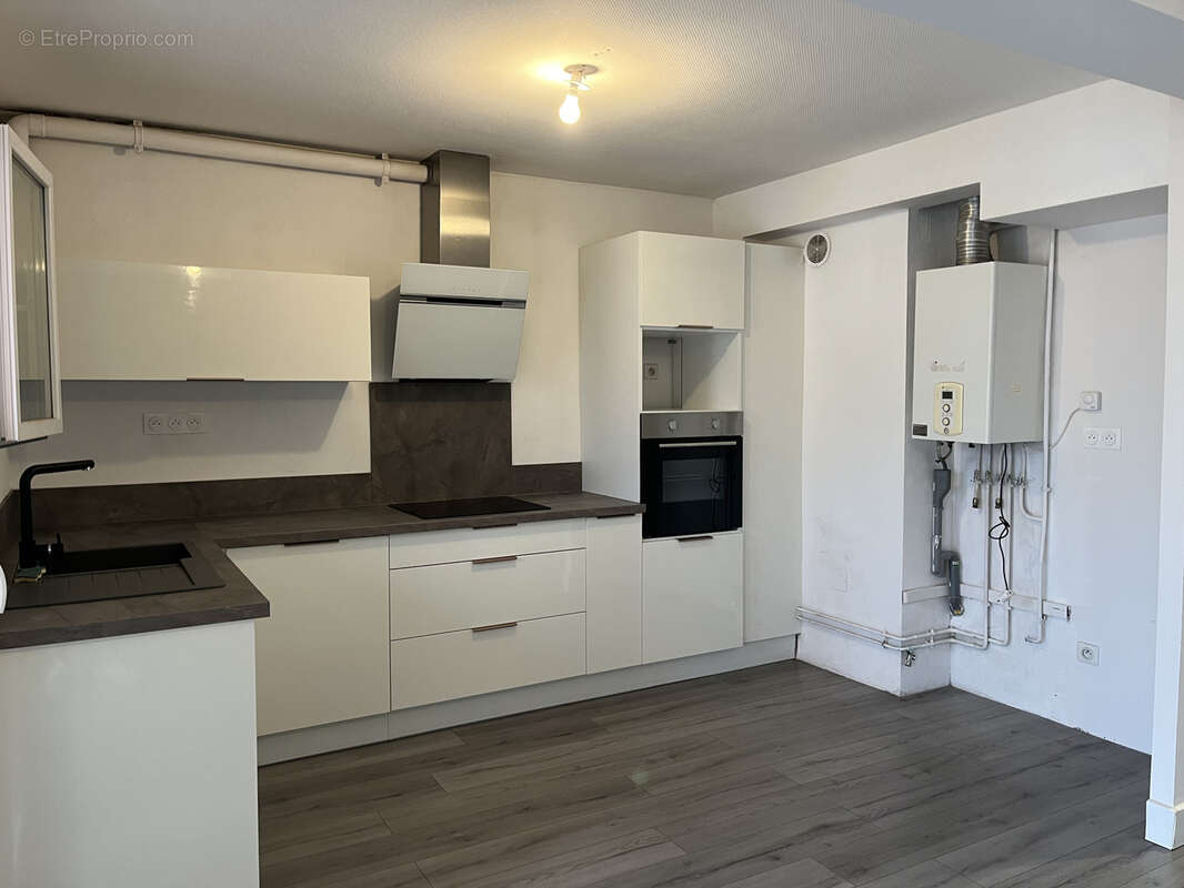 Appartement T4 avec deux balcons   Centre-ville de Tarbes - photo 3