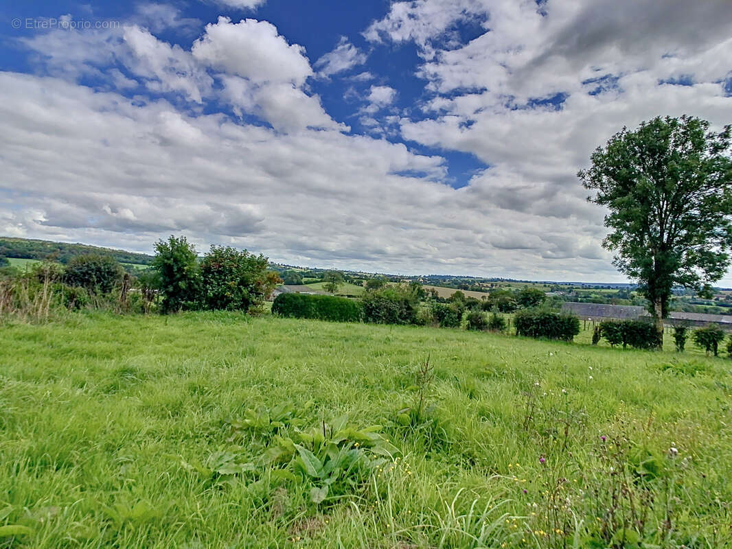 Maison à SAINT-MARTIN-DES-BESACES