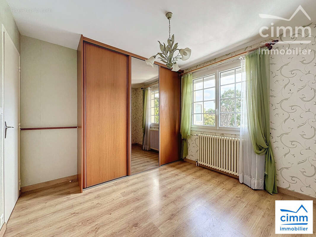 Maison à NOYAL-CHATILLON-SUR-SEICHE