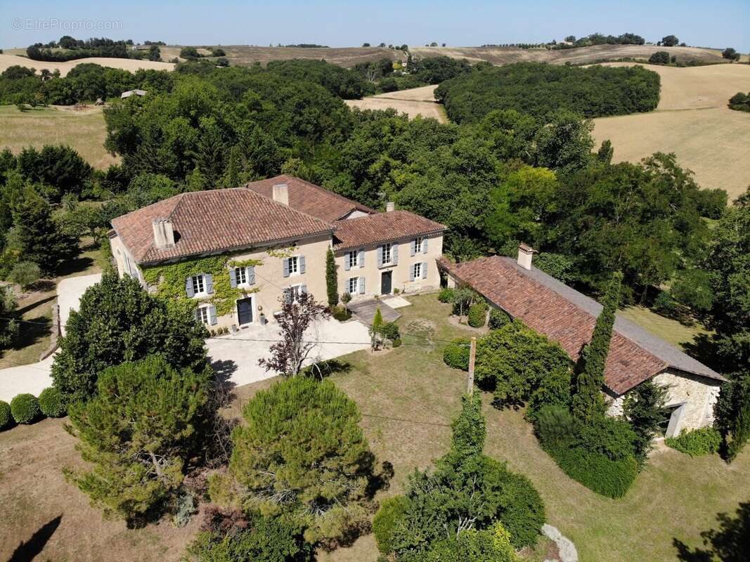Maison à VIC-FEZENSAC