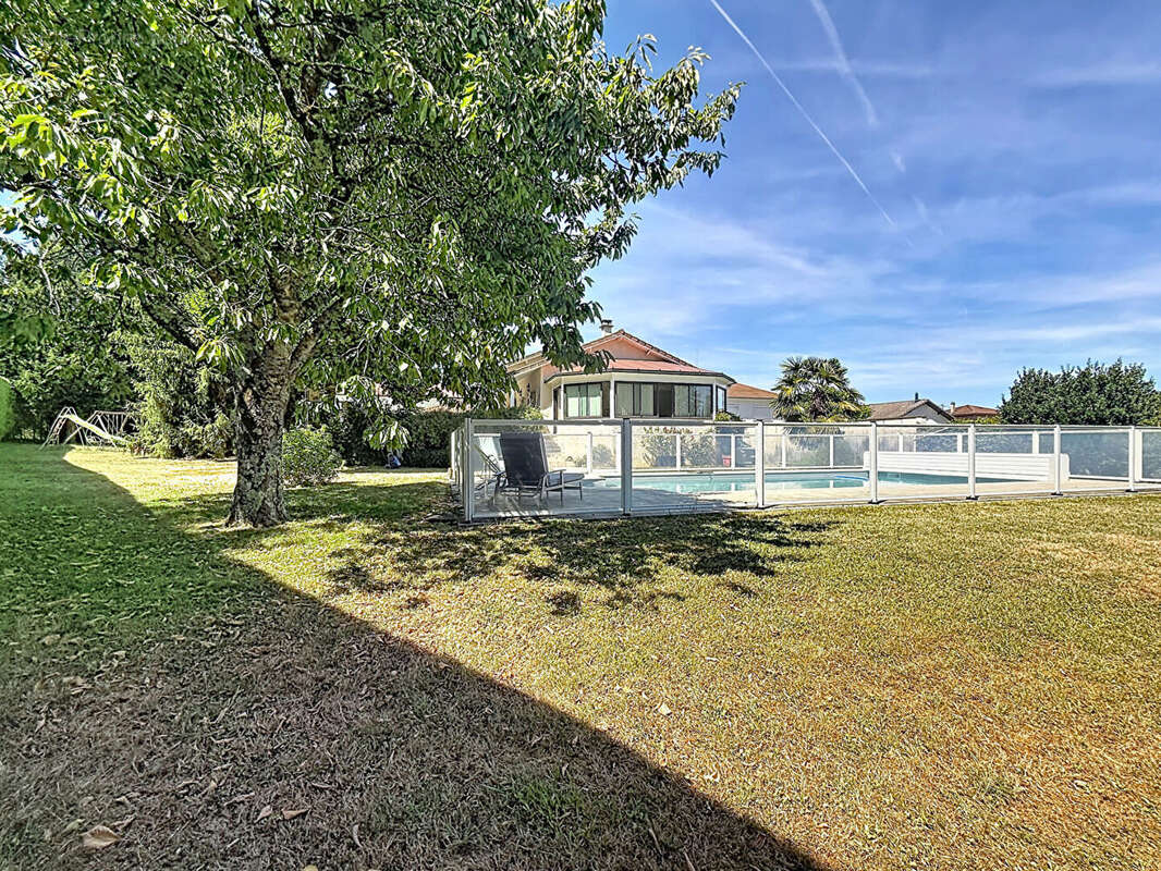 Belle maison de caractères de 134m2 avec piscine, sous sol, atelier sur un terrain de 2085m2 - photo 22