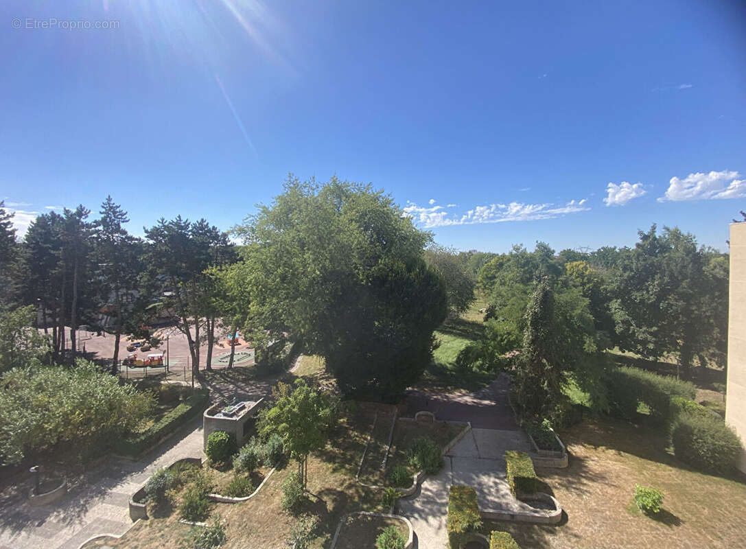 Appartement à ELANCOURT