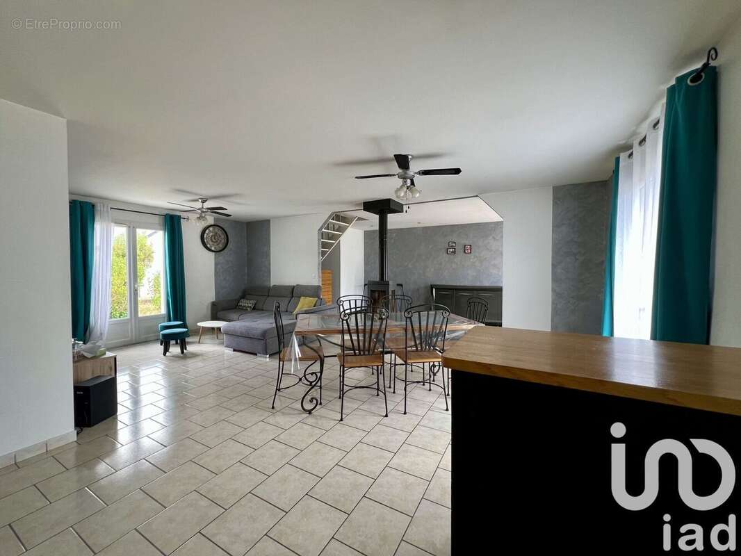 Photo 2 - Maison à LA CHAPELLE-SUR-LOIRE