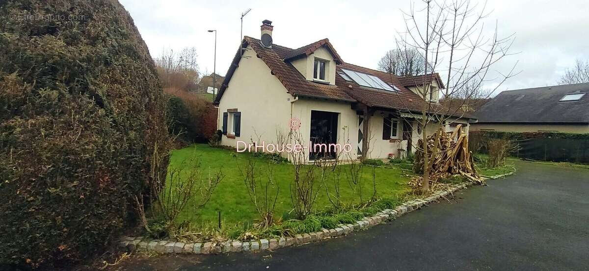Maison à CLERES