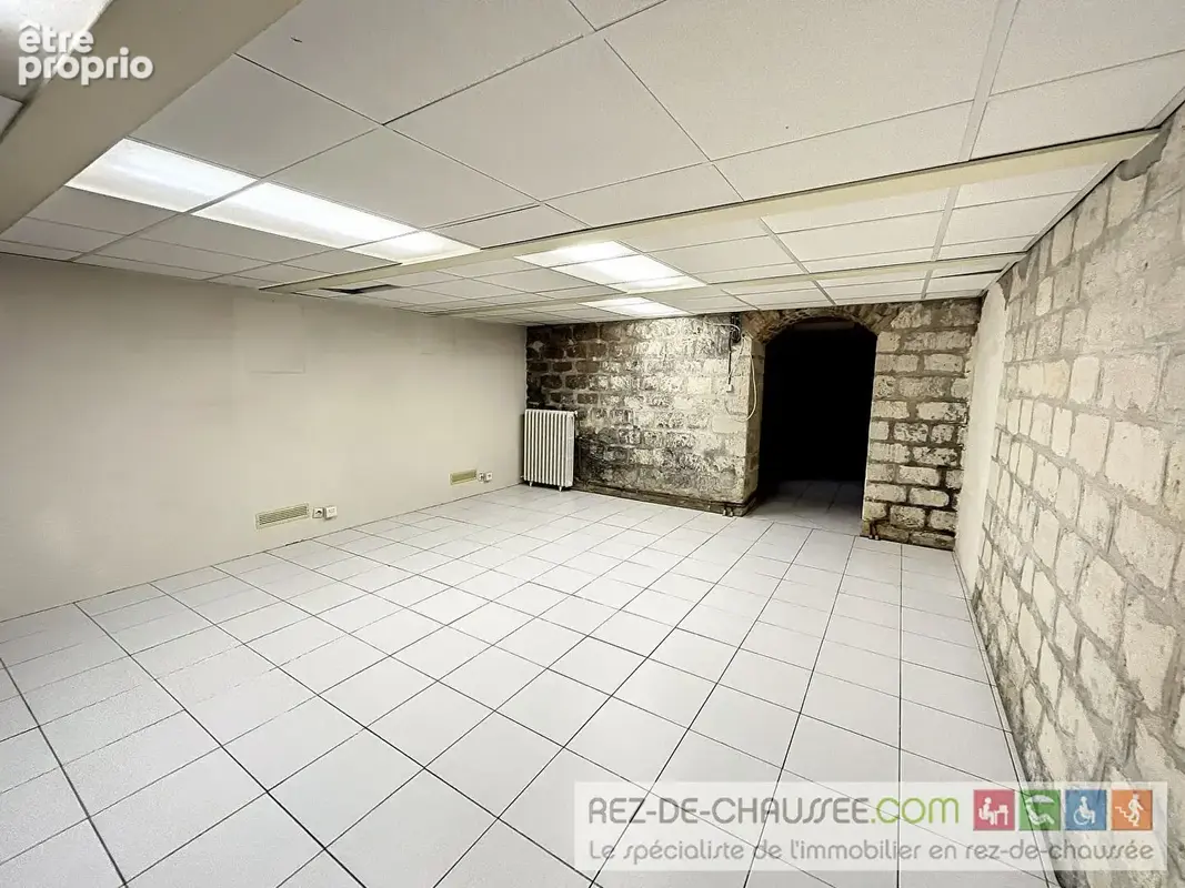 Local commercial sur cour arborée - photo 11