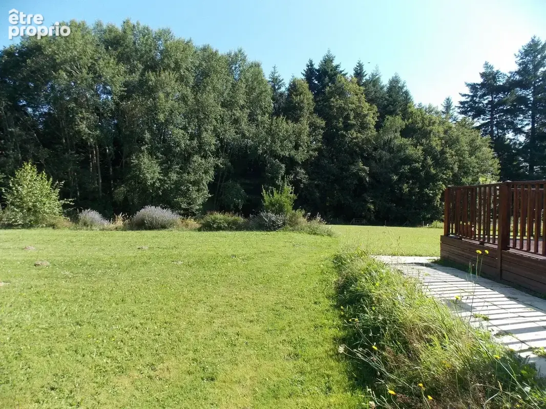 Belle maison individuelle en pierre rénovée de 6 chambres avec belle piscine et grand jardin attenant. - photo 17