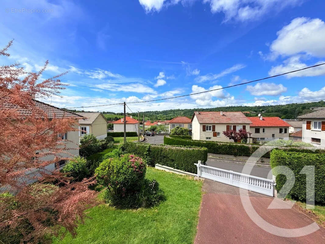 Maison 107 m² à Jussac  - photo 16