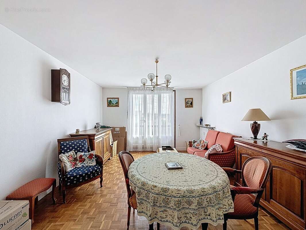 Appartement à MAISONS-ALFORT