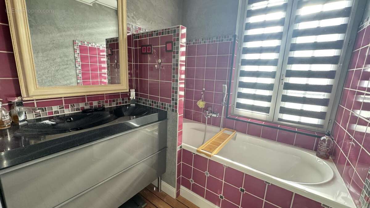 Maison à SAINT-ETIENNE-DU-ROUVRAY