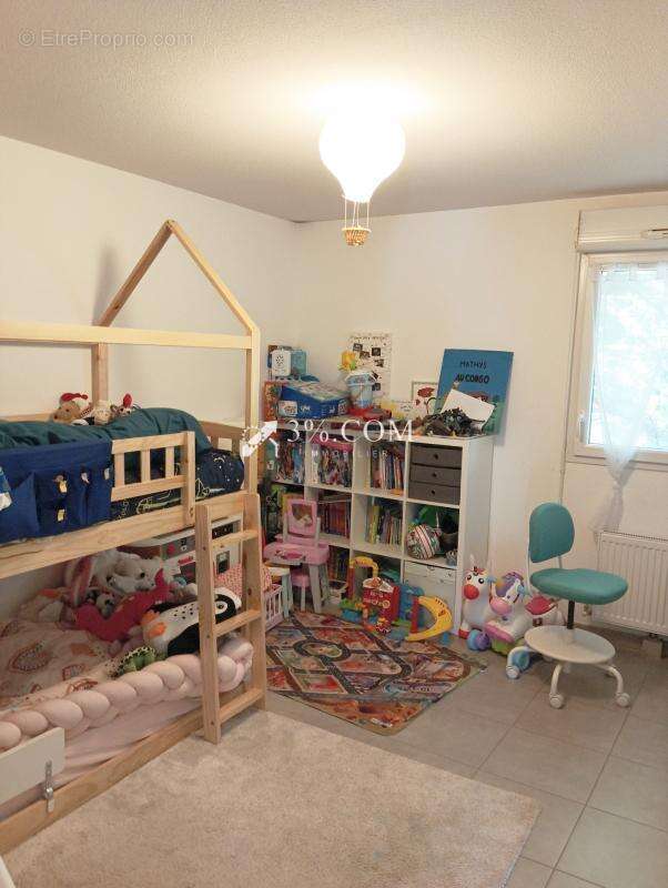 Appartement à POUSSAN