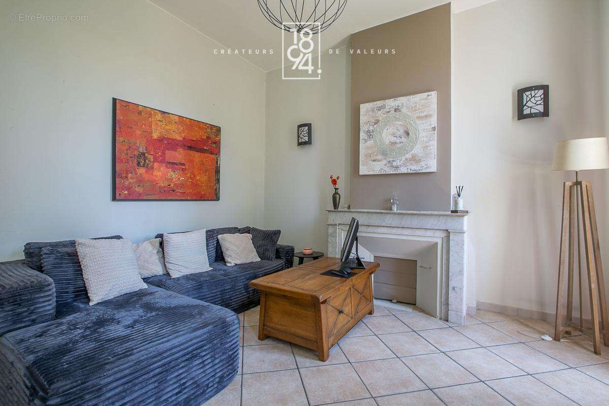 Appartement à MARSEILLE-5E