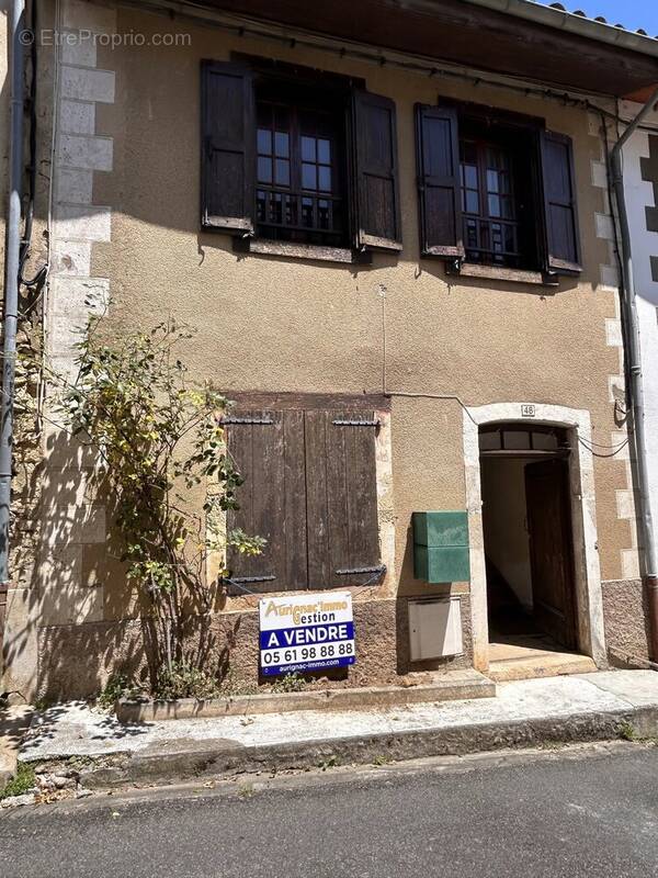 Maison à AURIGNAC