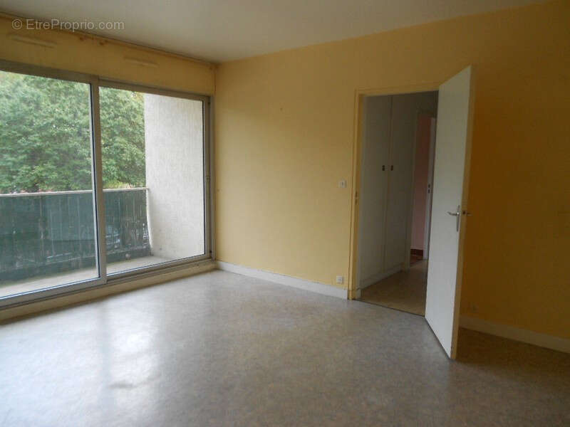 Appartement à VAUX-LE-PENIL