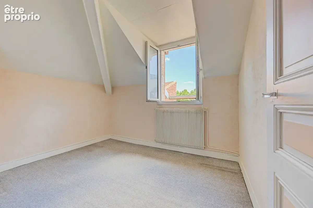 *** EXCLUSIVITÉ - RARE À LA VENTE - Maison en Meulière à rénover  de 162 m² au sol et 146 m² habitable -  6 chambres possibles * - photo 12