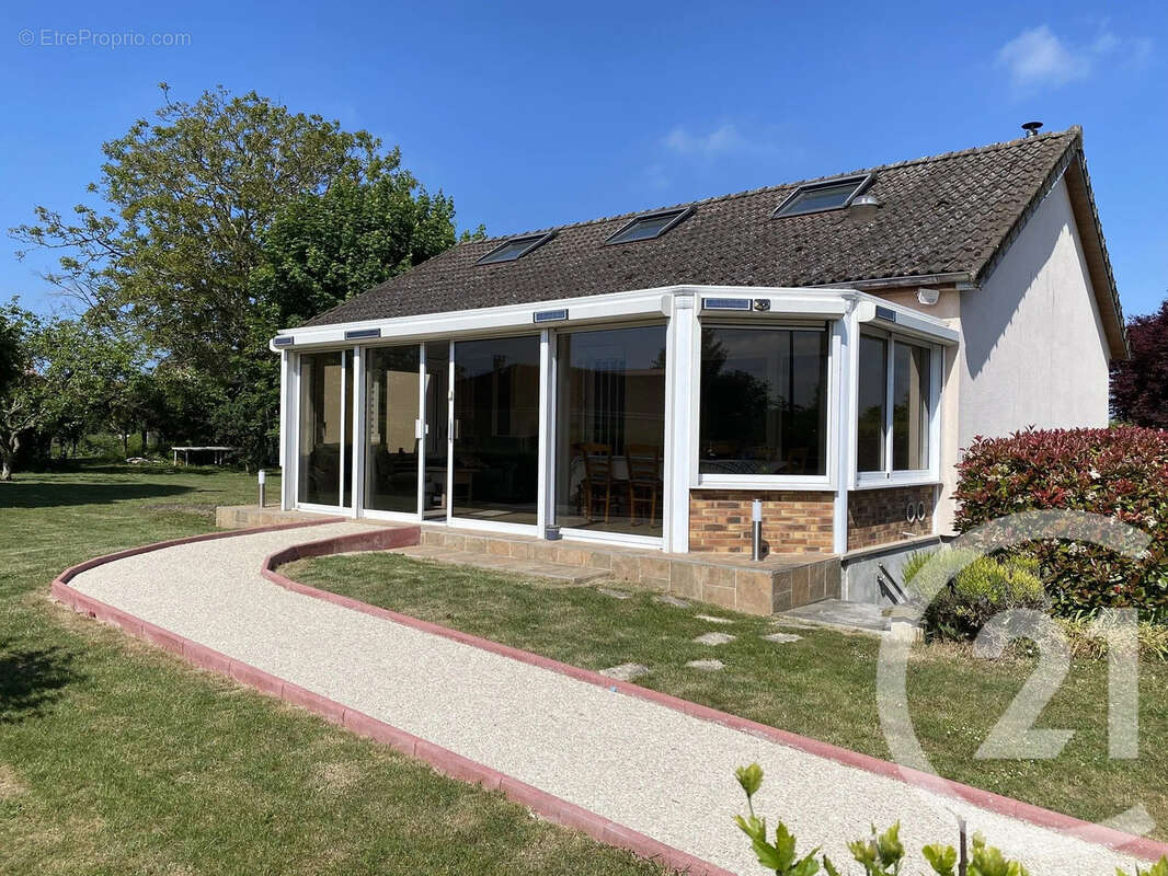 Maison à BUSSY-LETTREE