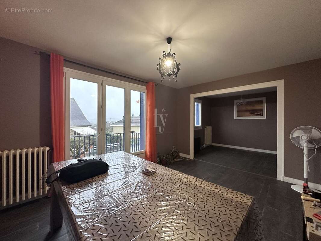 Maison à SAINT-GERMAIN-LES-BELLES