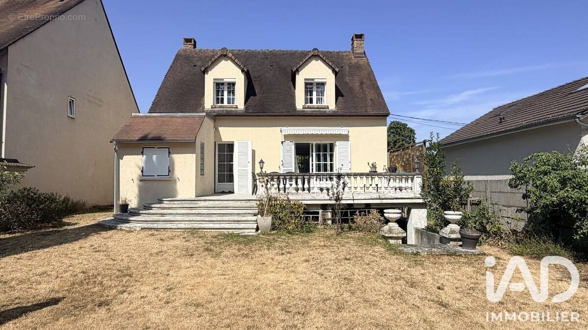 Photo 1 - Maison à DAMMARIE-LES-LYS