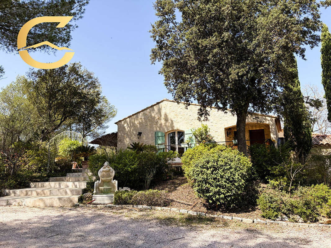 Maison à JOUQUES
