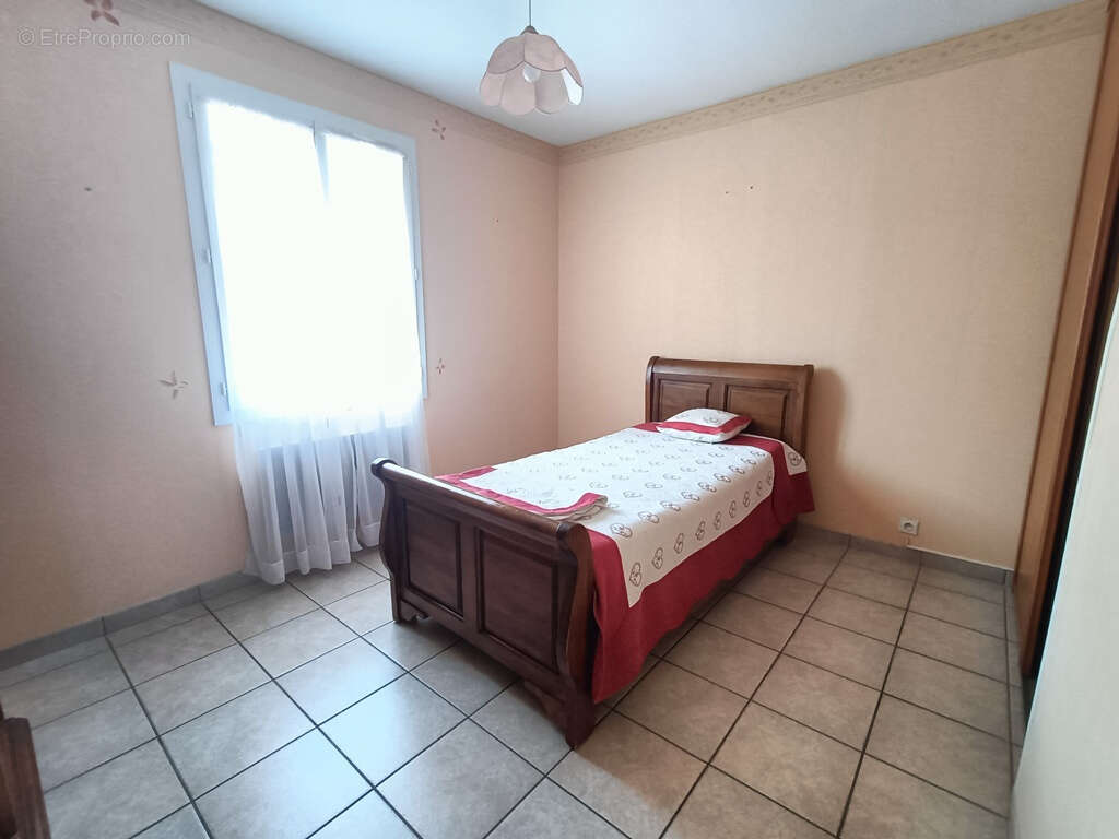 Maison de plain pied avec double garage - photo 4