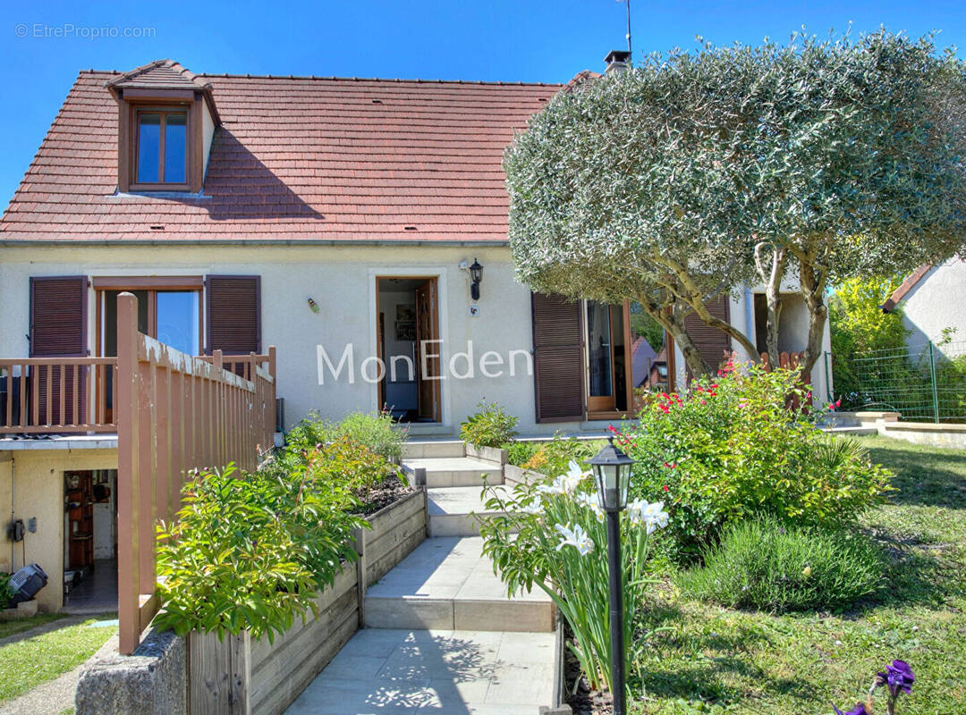 Maison  5 pièce(s) 120 m2 avec jardin  et Terrasse de 300m² - photo 1
