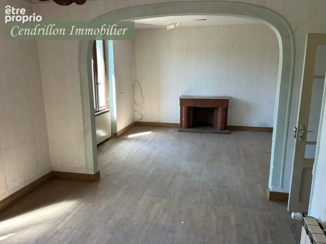 Maison de bourg à rafraîchir, mitoyenne d'un coté, 3 chambres, ~92m2 habitables, sur 438 m2 de jardin - photo 4