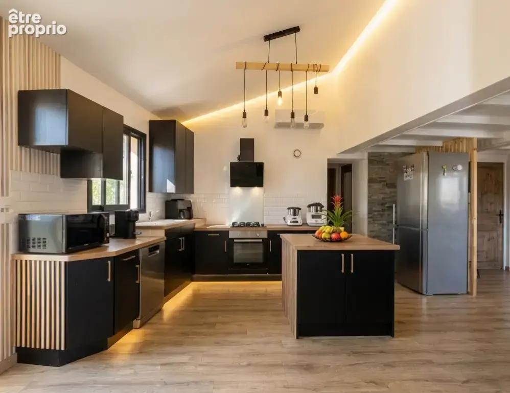 MAISON T5 de 163 M2 avec 823 M2 de terrain - photo 2
