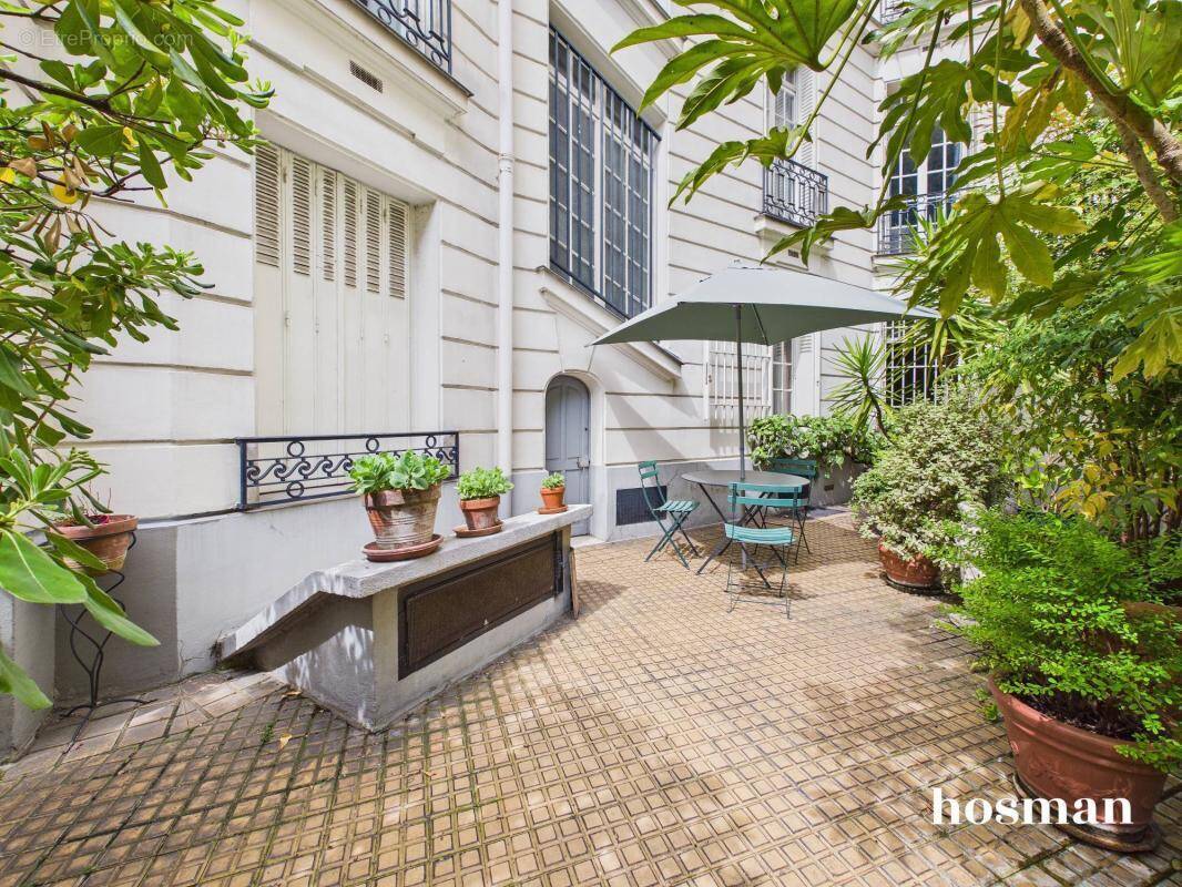 Appartement à PARIS-17E