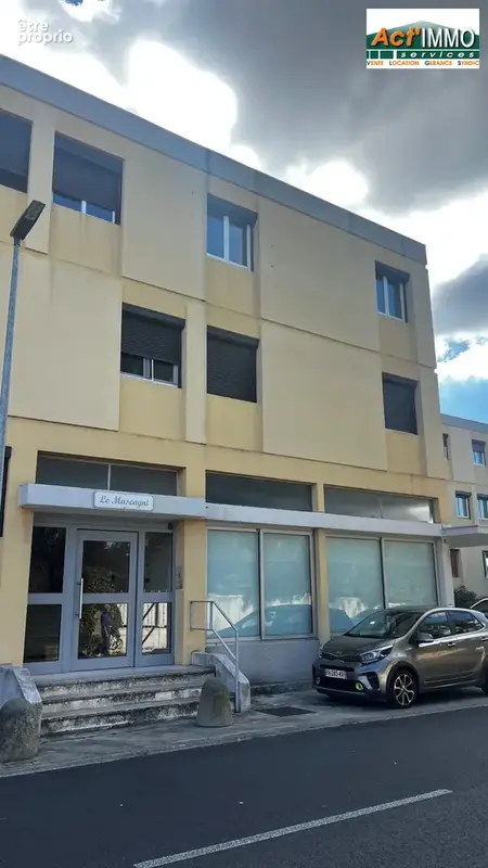 Commerce 89 m² à vendre à Miramas (13140) - photo 1
