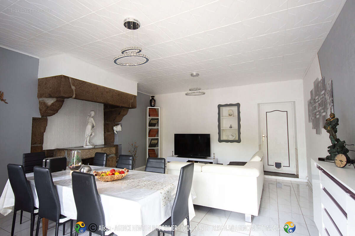 Maison à BAZOUGES-LA-PEROUSE