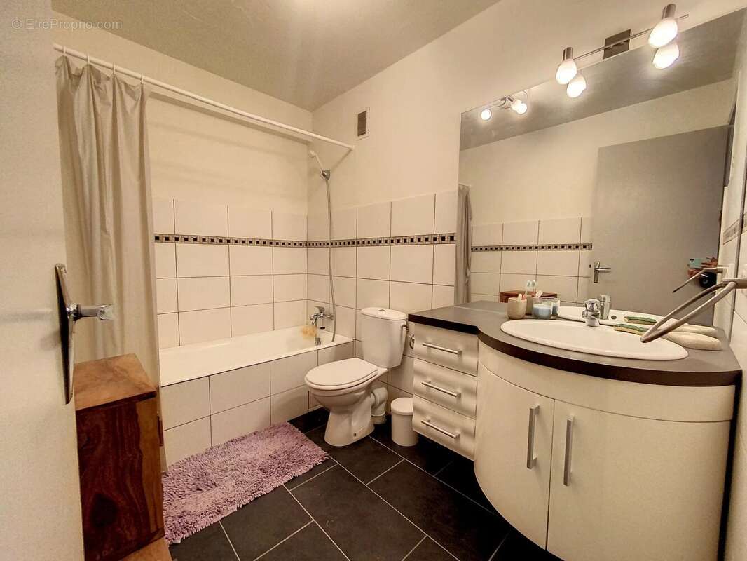 Appartement à SAINT-ETIENNE-DE-TINEE