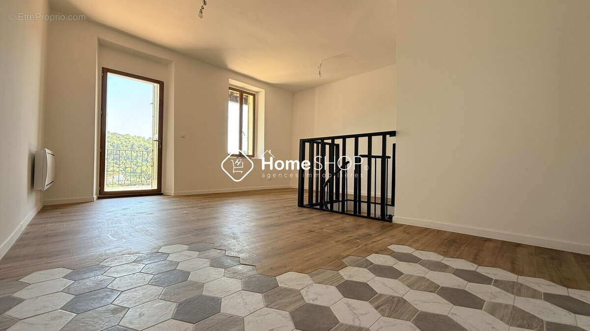 Appartement 60 m² à Les Pennes-Mirabeau  - photo 2