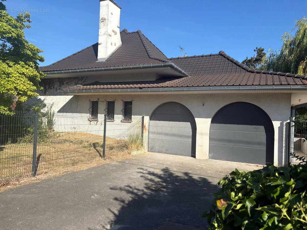 Maison à GROFFLIERS