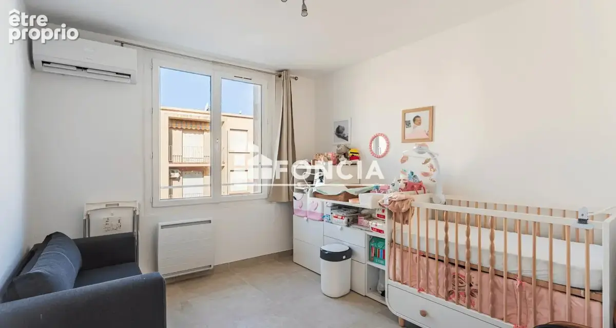 Rare sur le secteur ! T4 traversant avec garage, parking et cave à deux pas de Porte Marine - photo 3