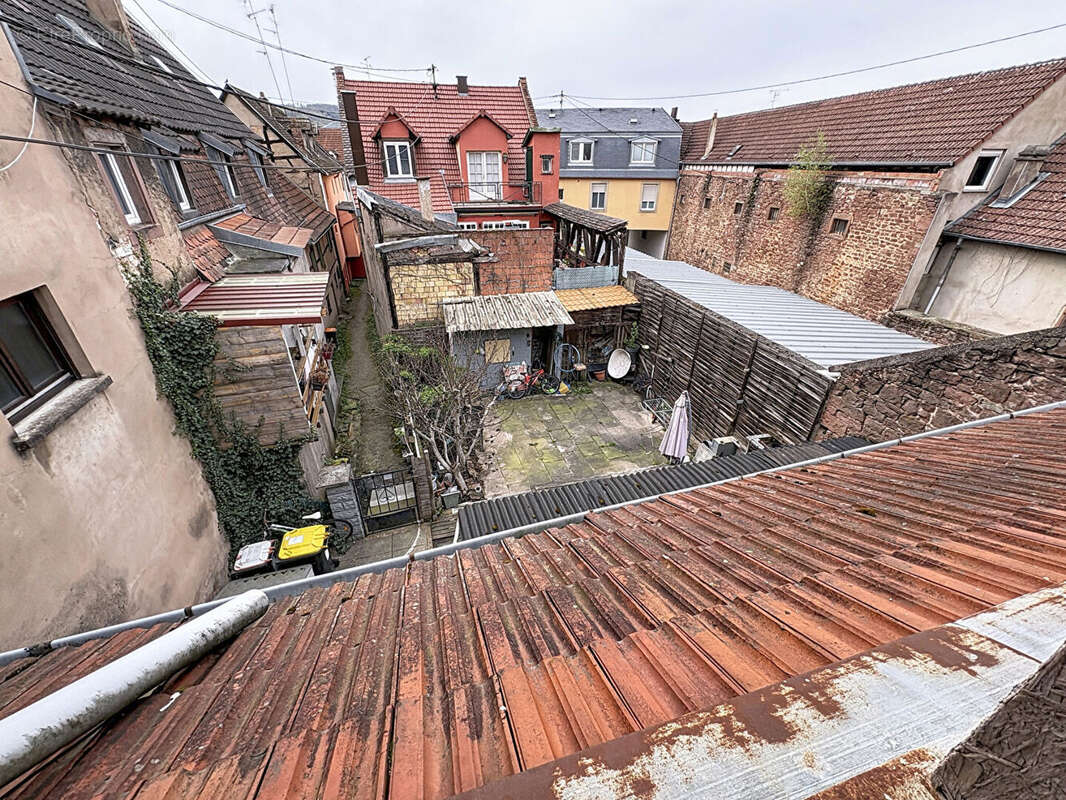 Maison de ville avec terrasse à rénover - photo 10