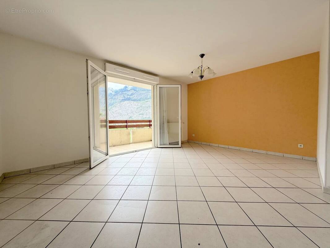 Appartement à SAINT-JEAN-DE-MAURIENNE