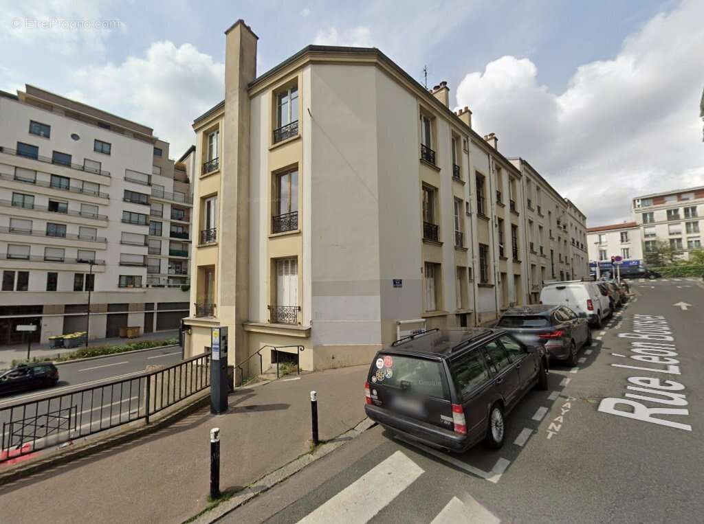 Appartement à COURBEVOIE