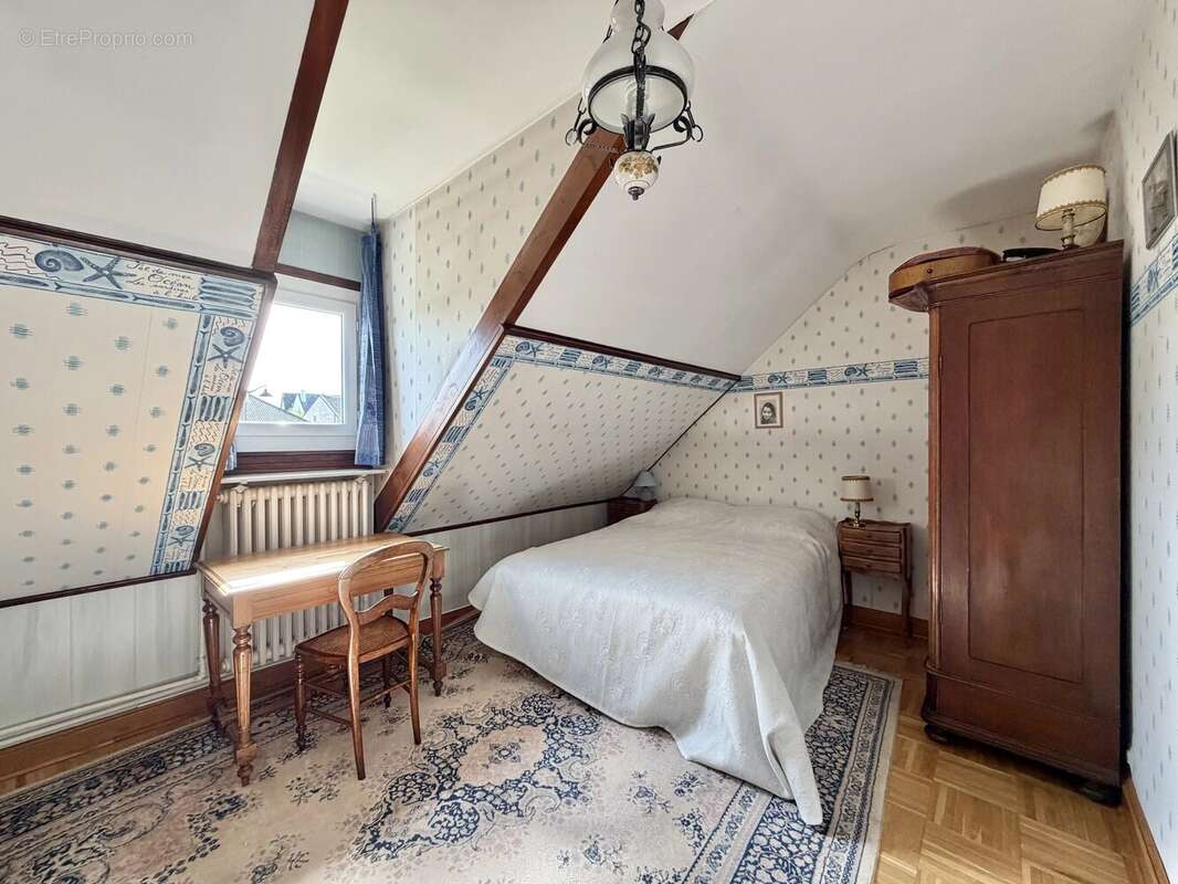 Maison à VERRIERES-LE-BUISSON