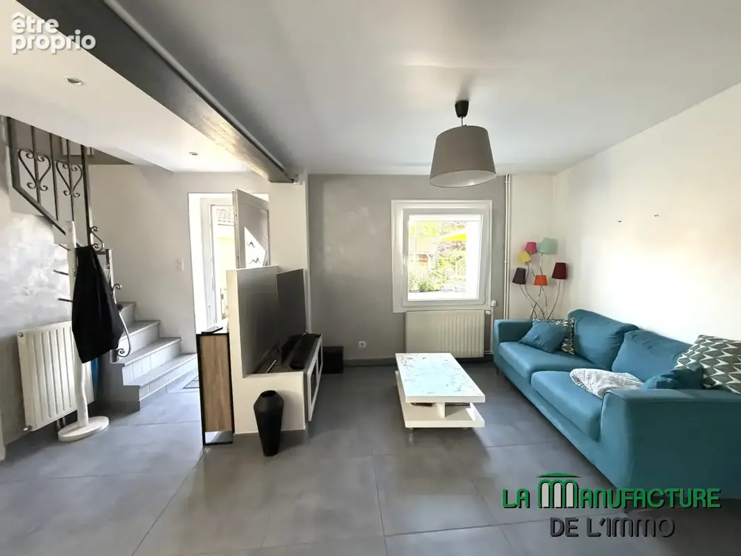 Maison de ville de 82 m2 avec terrasse et jardin de 126 m2 / le chambon-feugerolles-secteur Gaffard. - photo 6