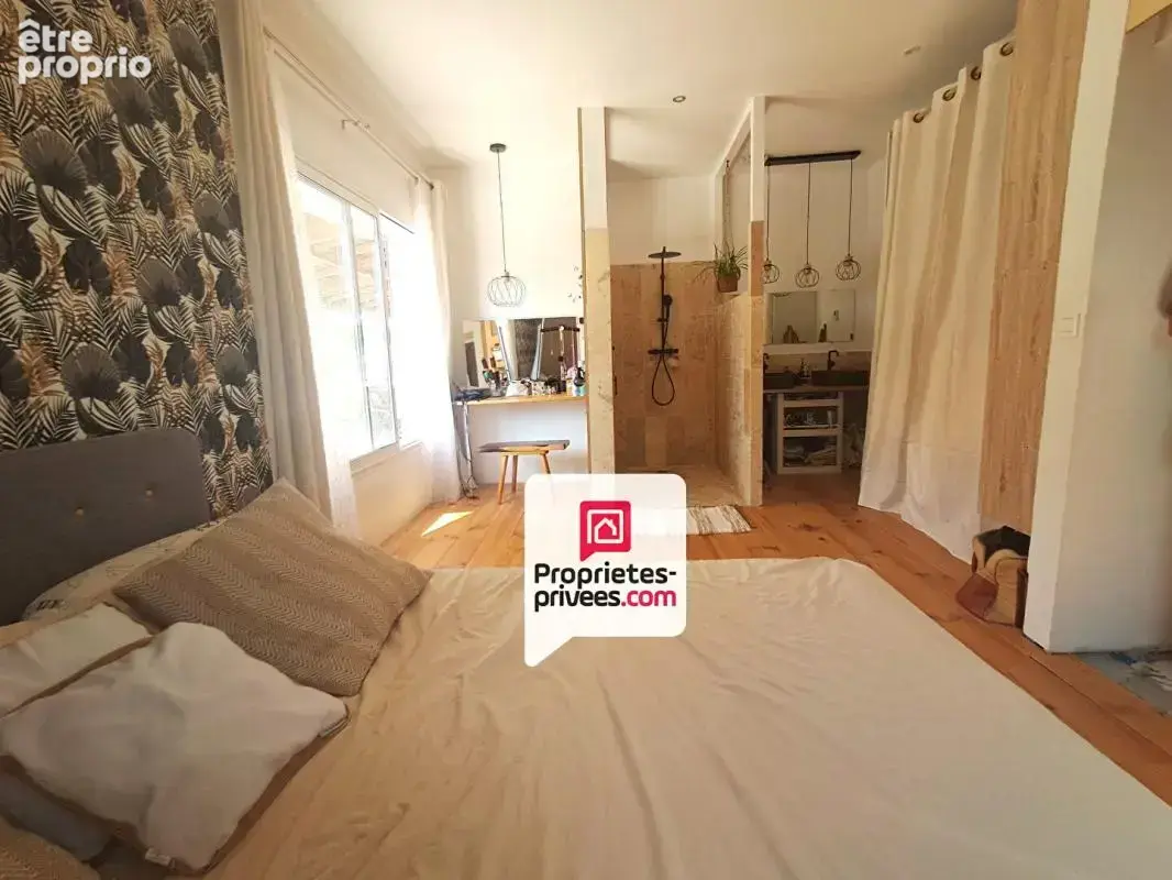 Maison contemporaine de plain-pied  5 chambres  Piscine  Double garage - photo 11